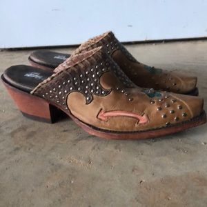 Dan Post western mules in size 7.5